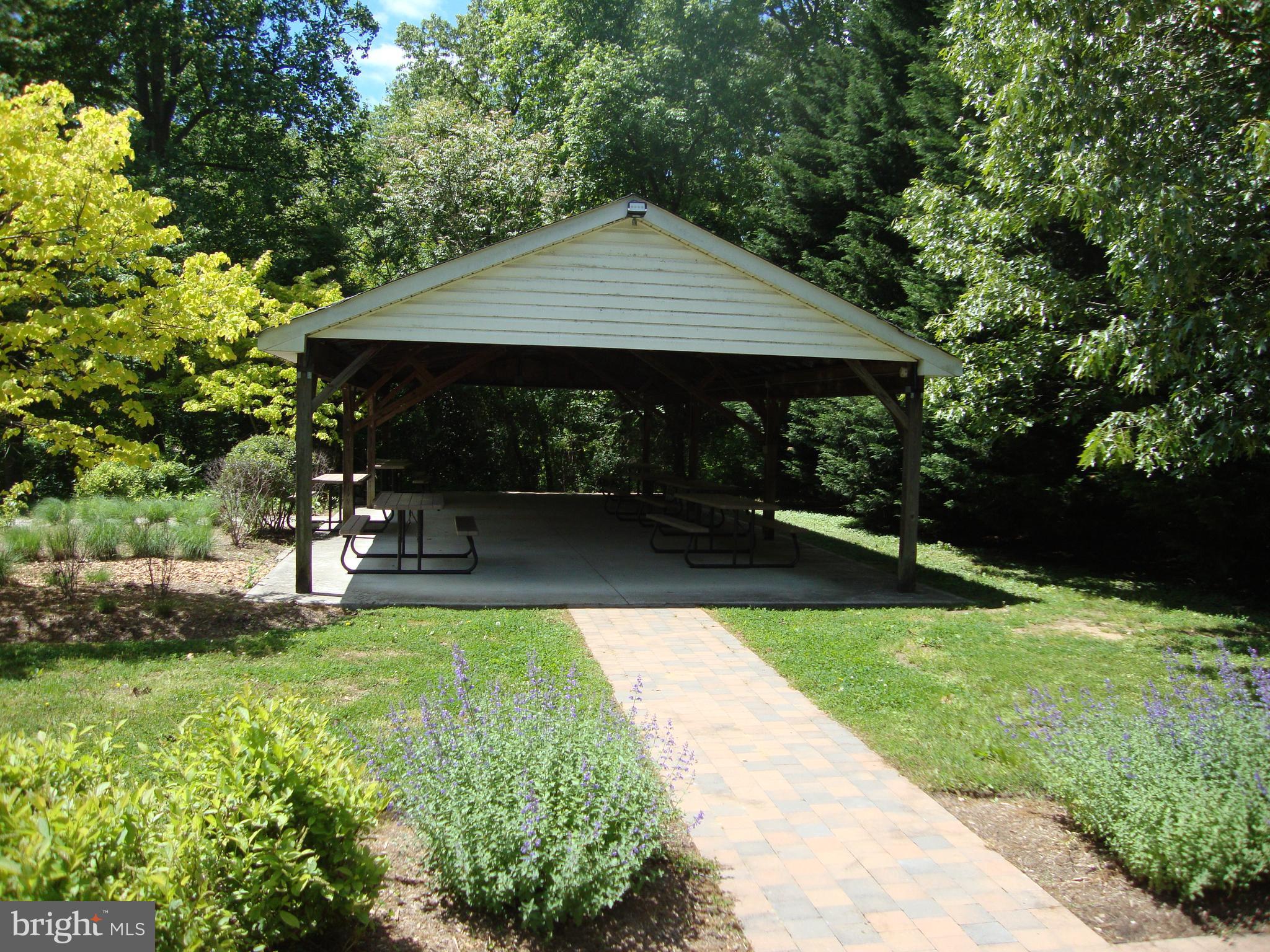 GINGERVILLE MANOR ESTATES - Residential