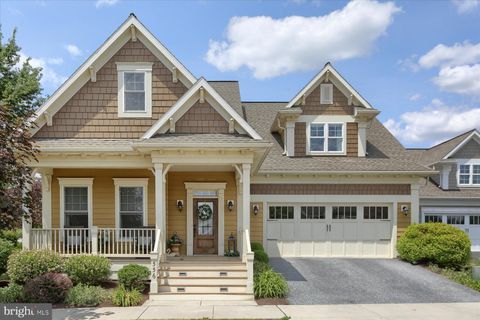 Photo of 556 CONSTITUTION DR, EPHRATA, PA 17522 (MLS # PALA2035950)