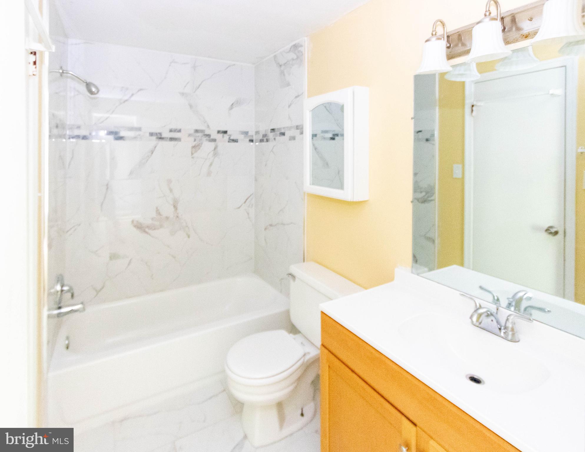 WAKEFIELD SQUARE - Residential