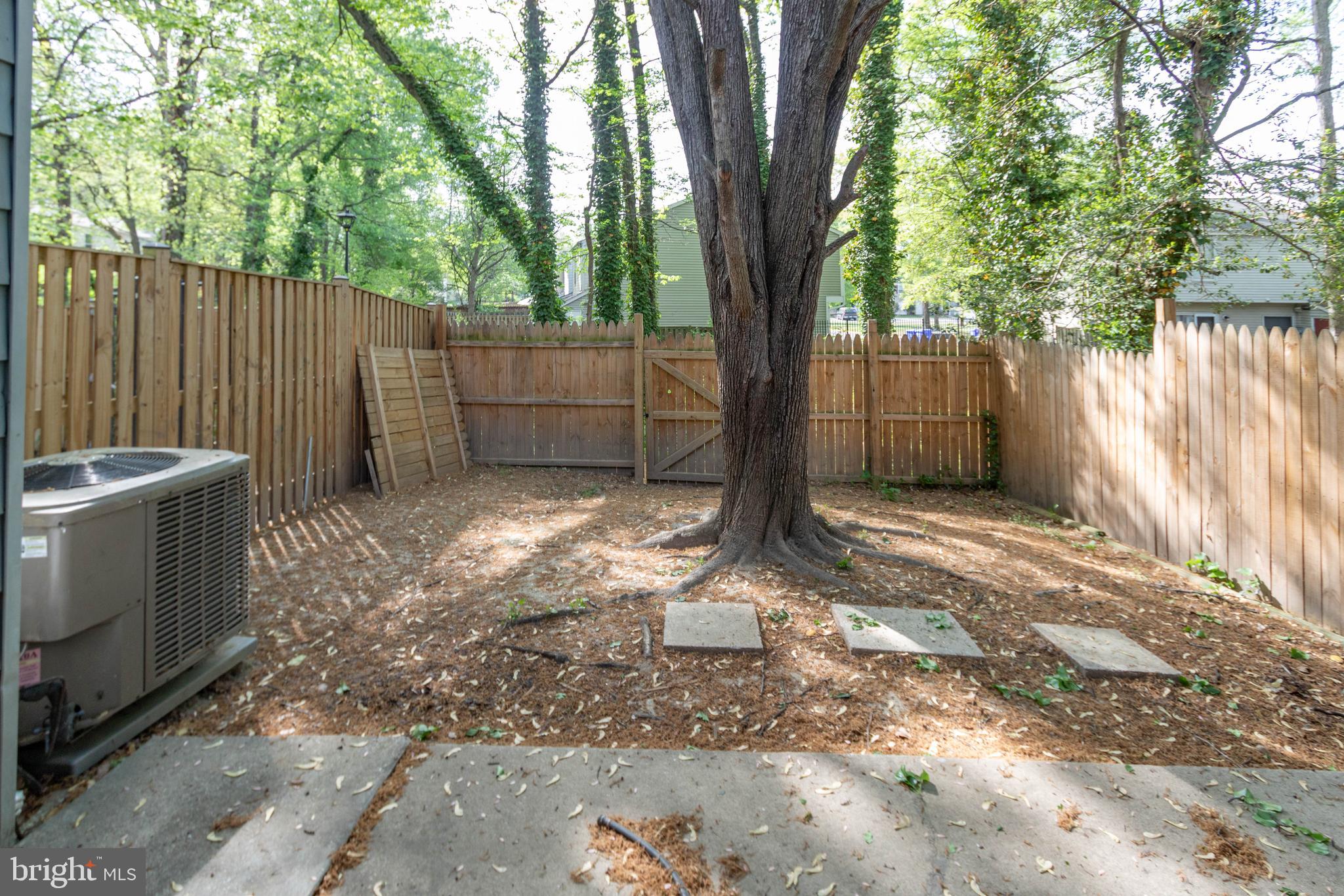 WAKEFIELD SQUARE - Residential