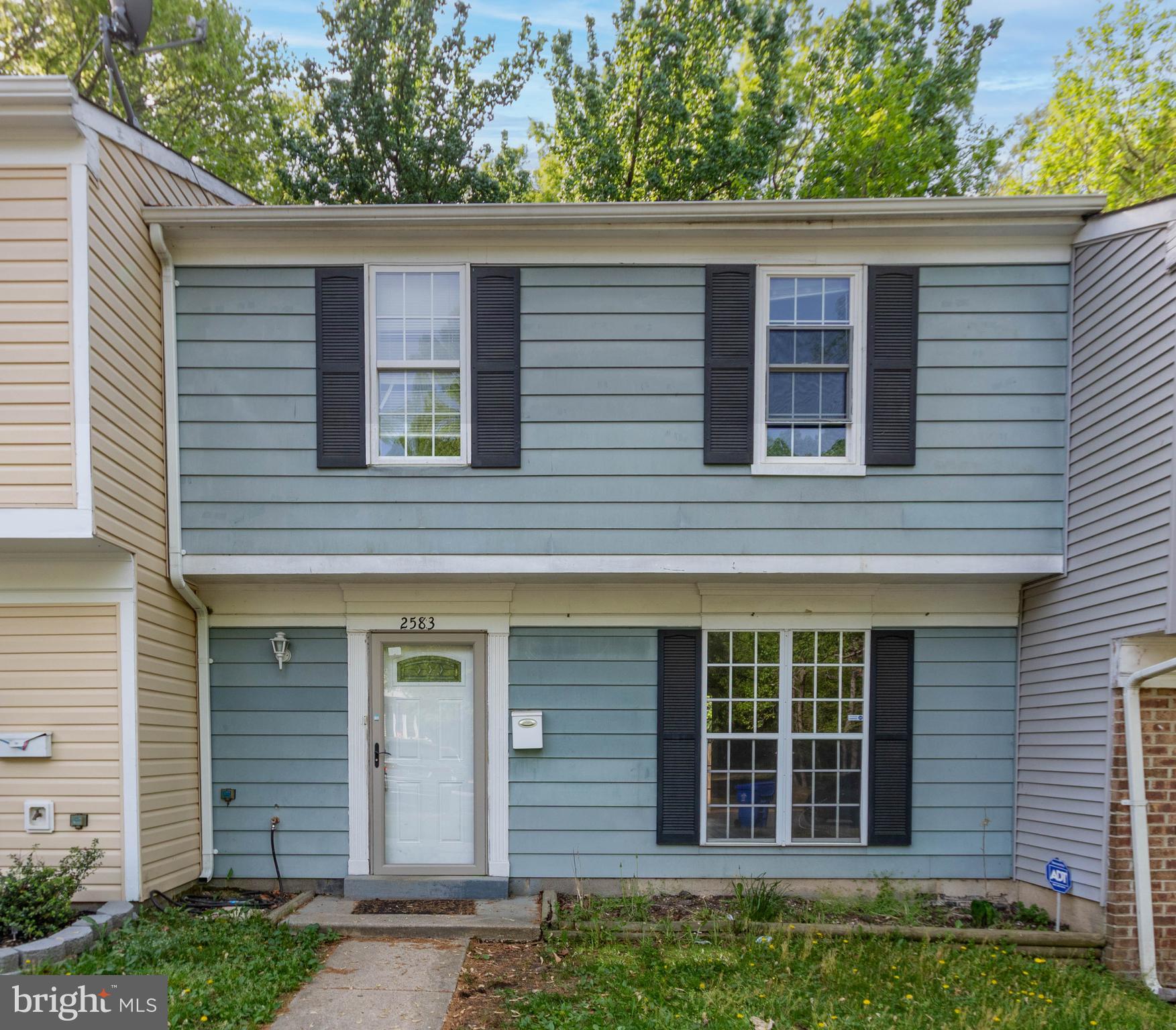 WAKEFIELD SQUARE - Residential