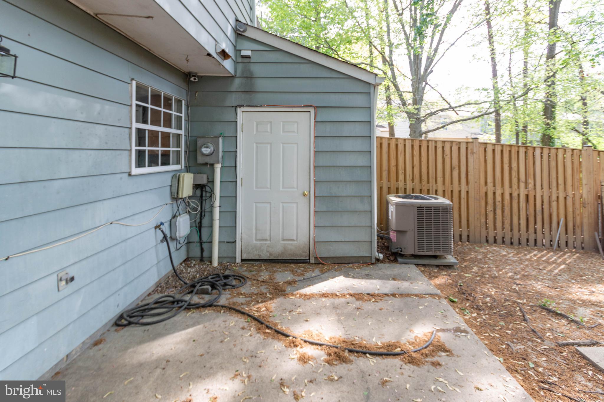 WAKEFIELD SQUARE - Residential