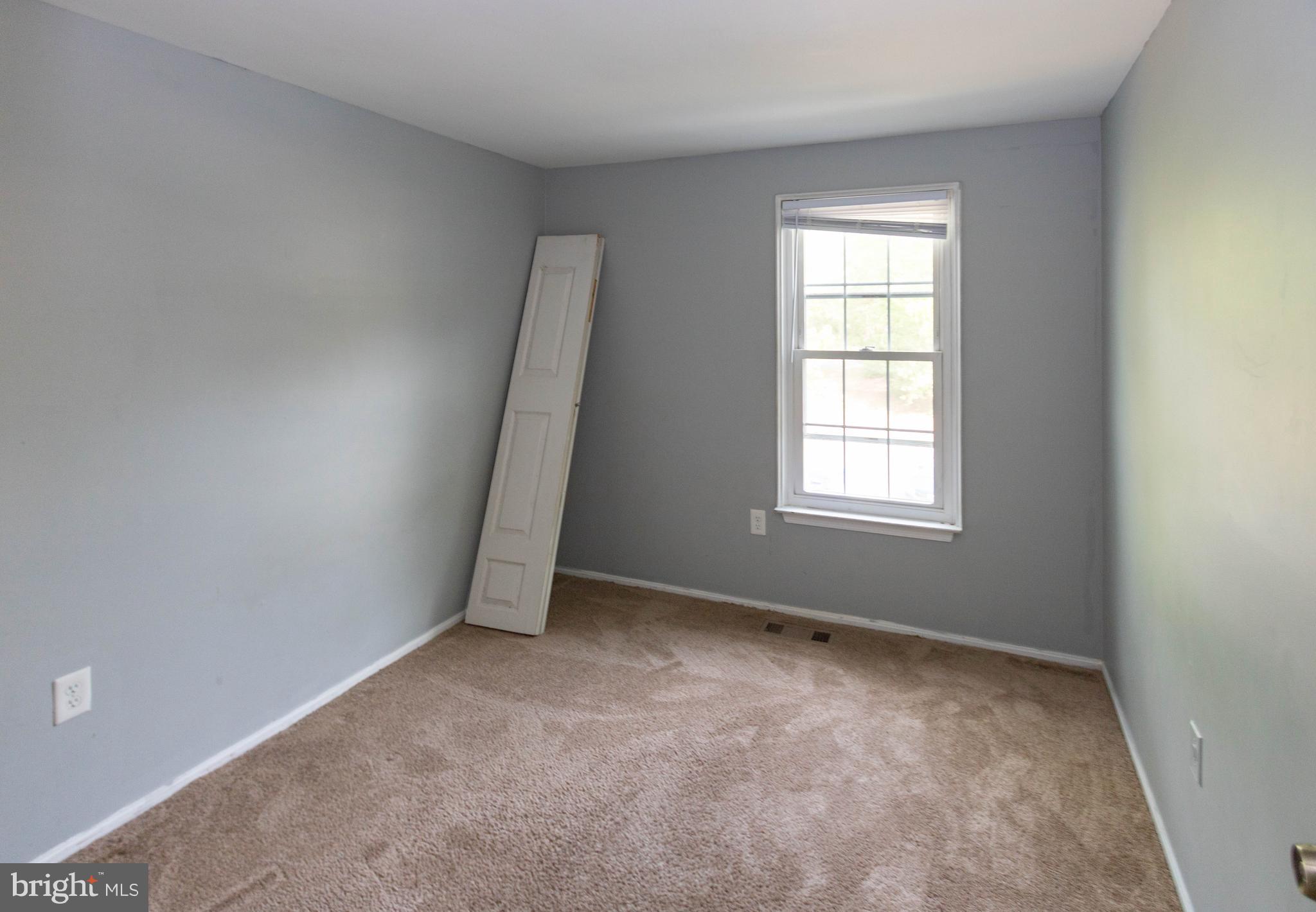 WAKEFIELD SQUARE - Residential