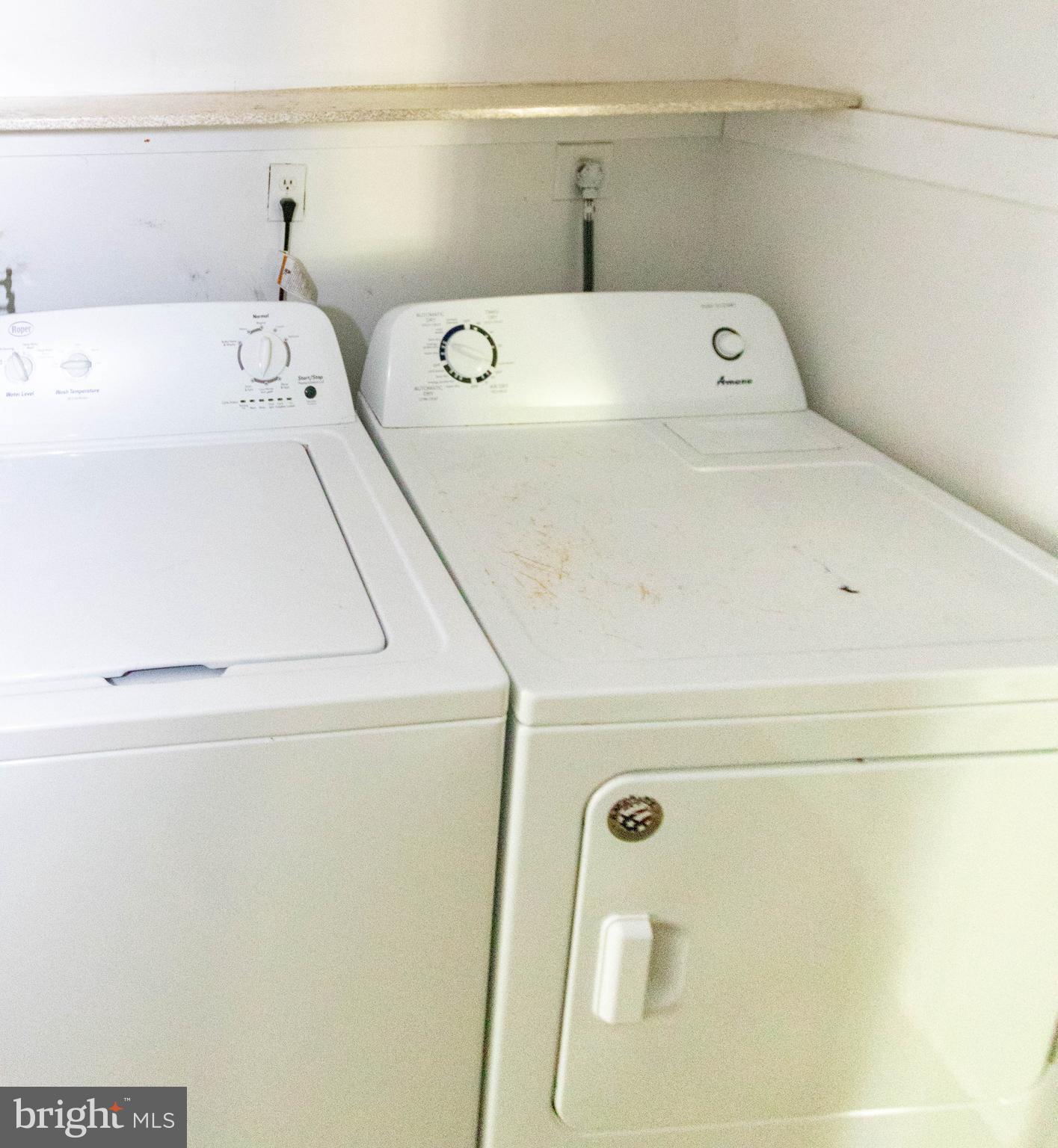 WAKEFIELD SQUARE - Residential