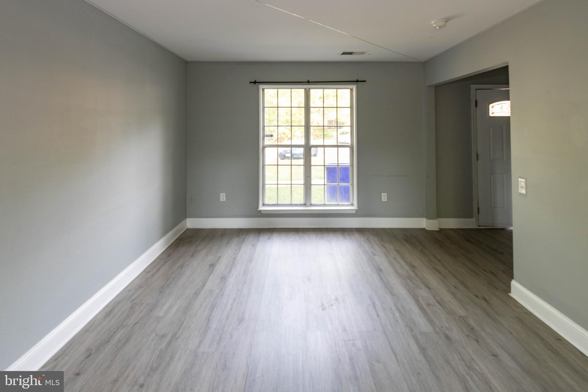 WAKEFIELD SQUARE - Residential