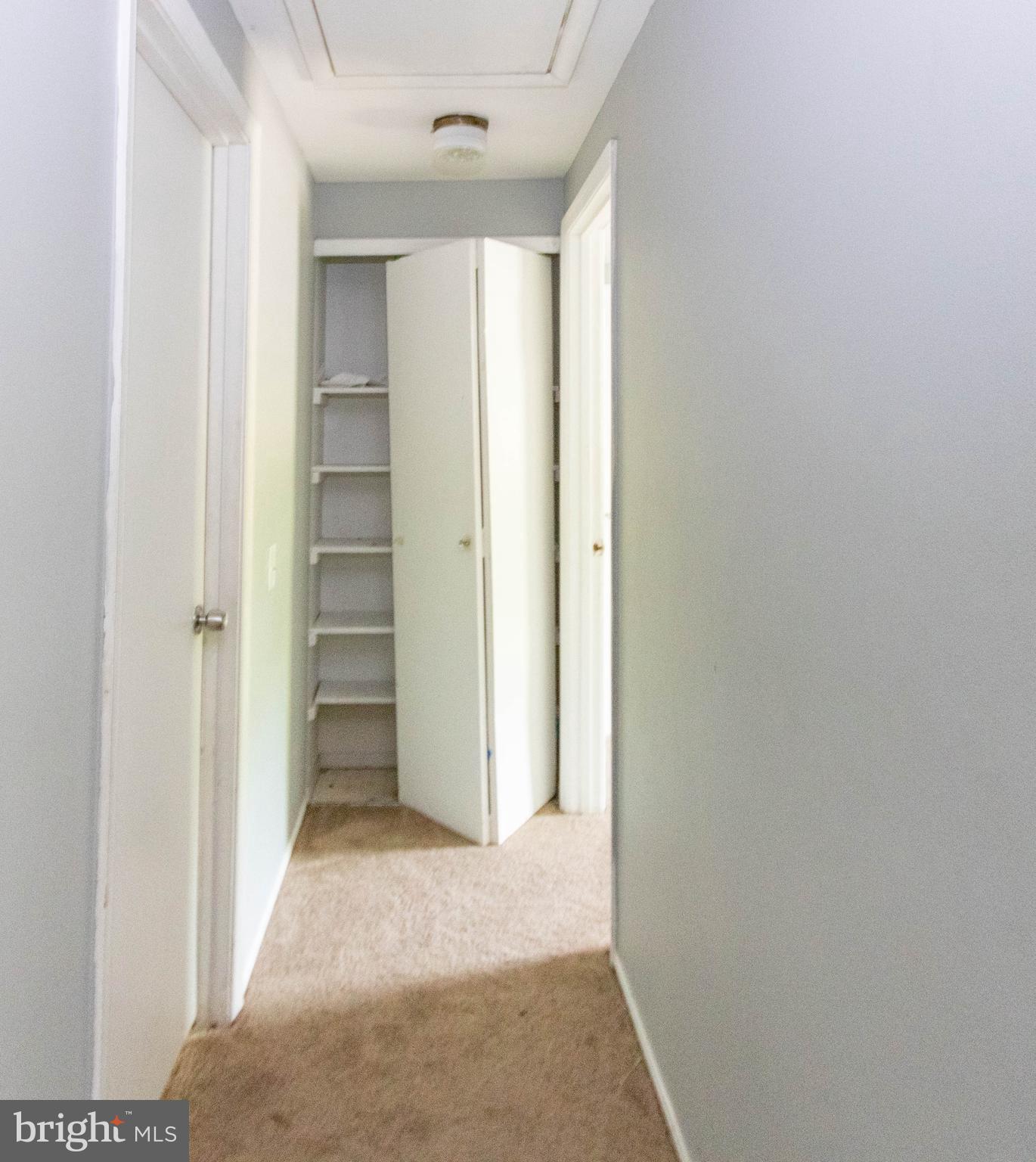 WAKEFIELD SQUARE - Residential