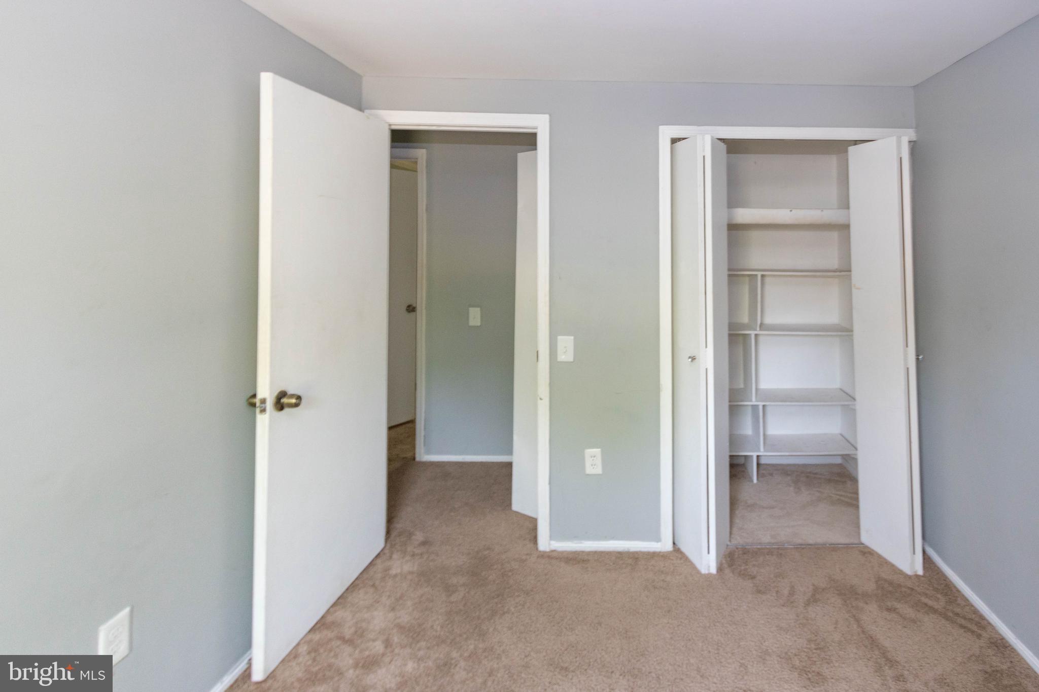 WAKEFIELD SQUARE - Residential