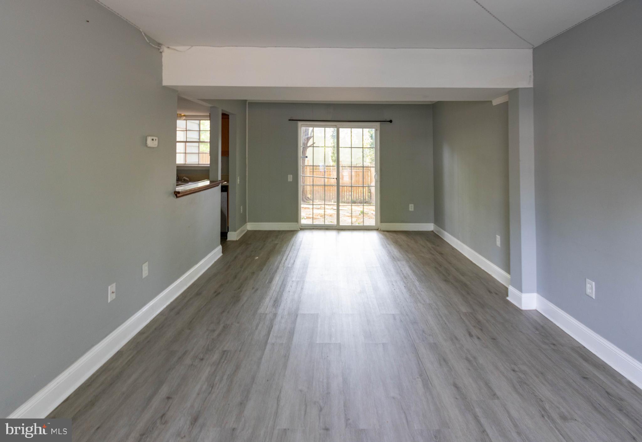 WAKEFIELD SQUARE - Residential