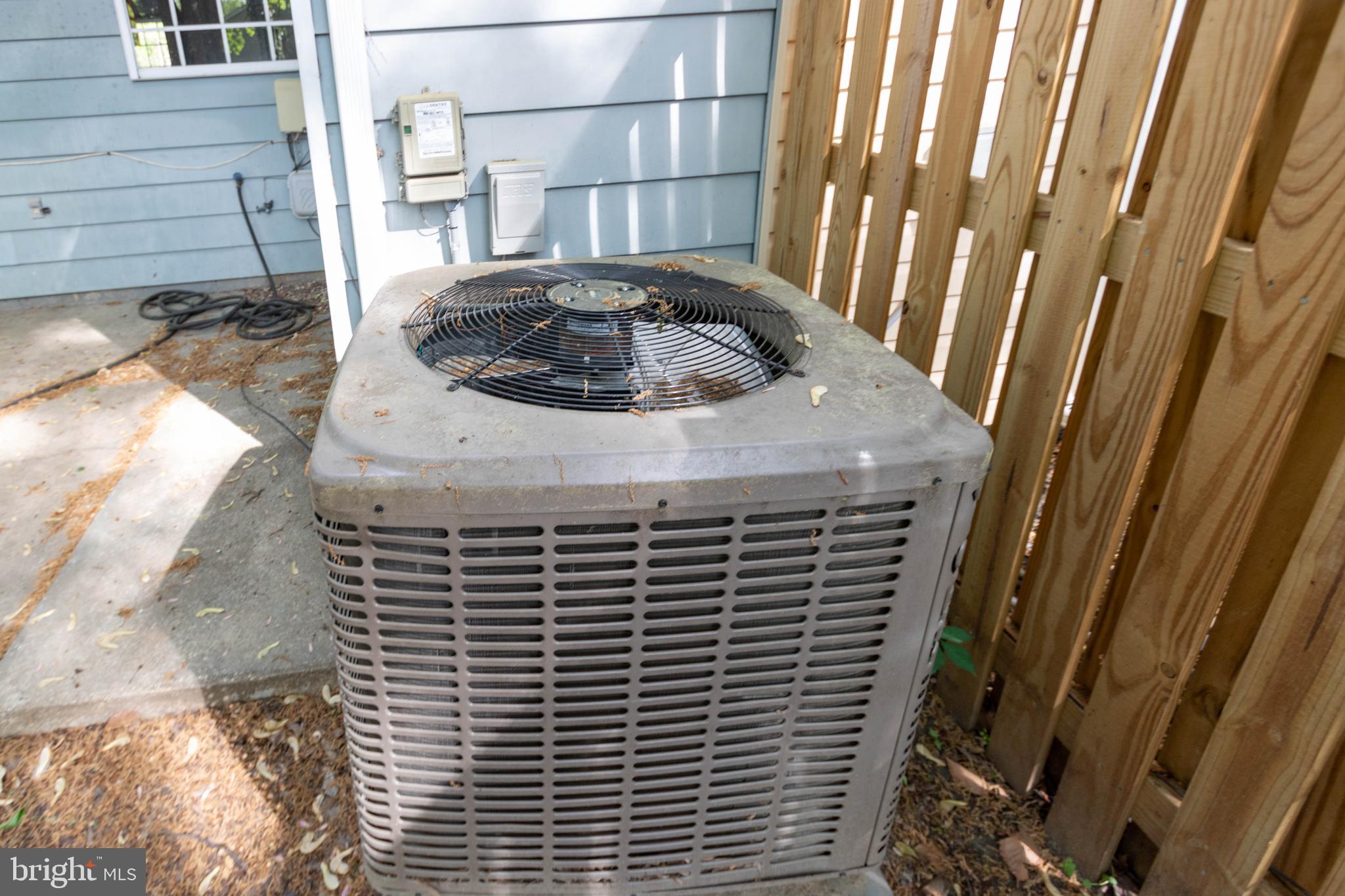 WAKEFIELD SQUARE - Residential