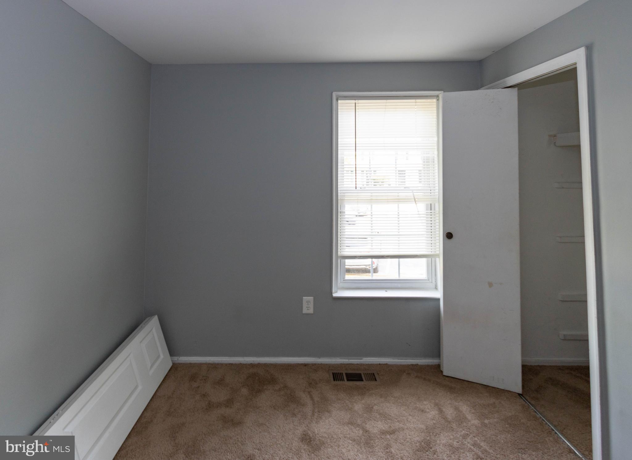 WAKEFIELD SQUARE - Residential