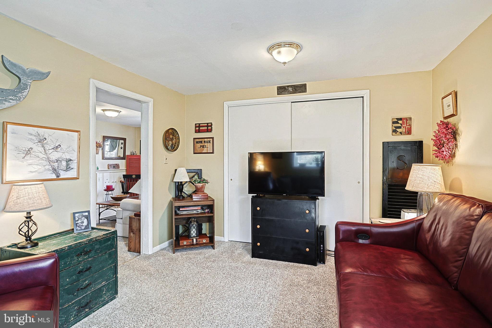 DULANEY VILLAGE - Residential