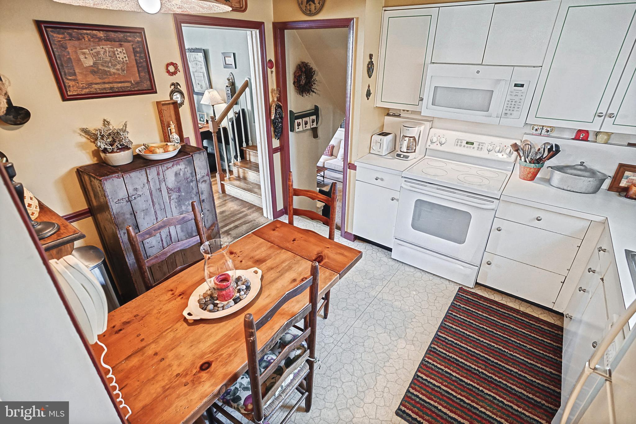 DULANEY VILLAGE - Residential