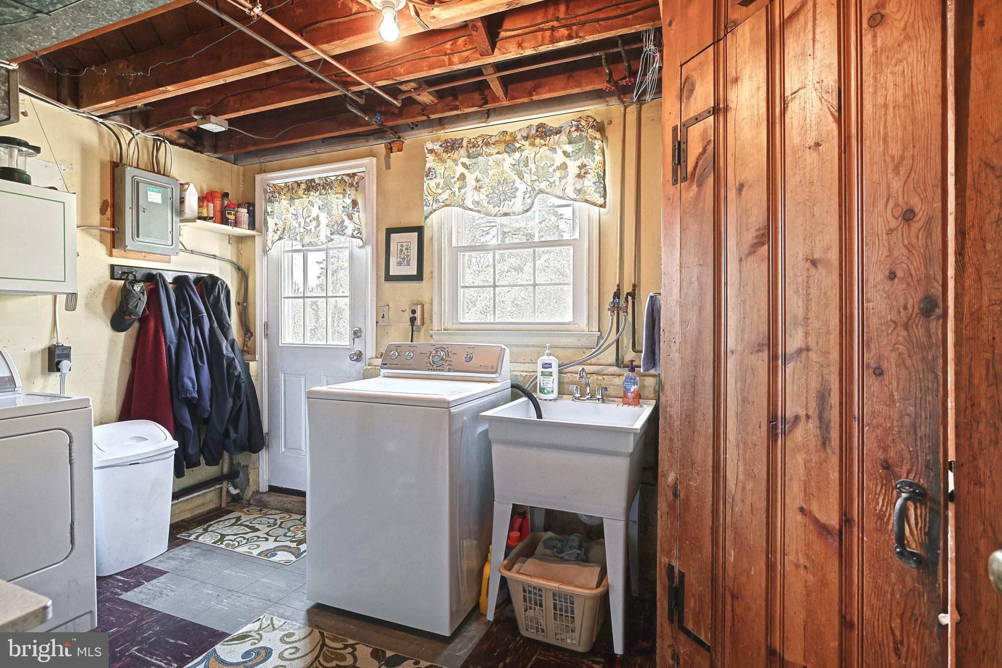 DULANEY VILLAGE - Residential