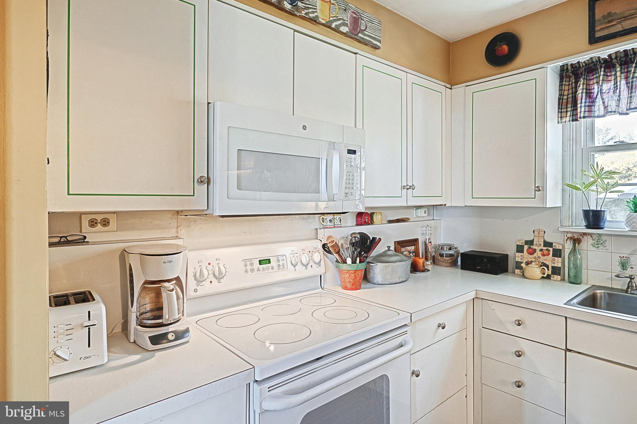 DULANEY VILLAGE - Residential