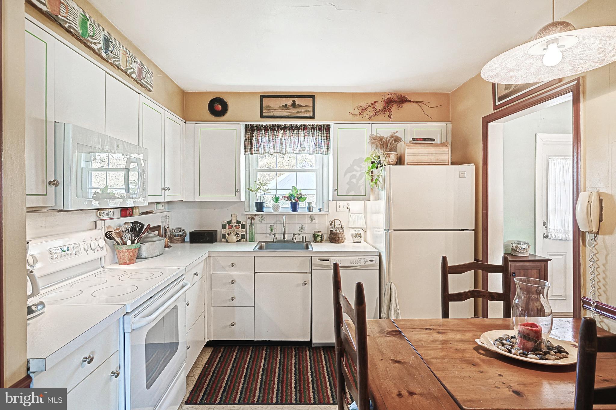 DULANEY VILLAGE - Residential