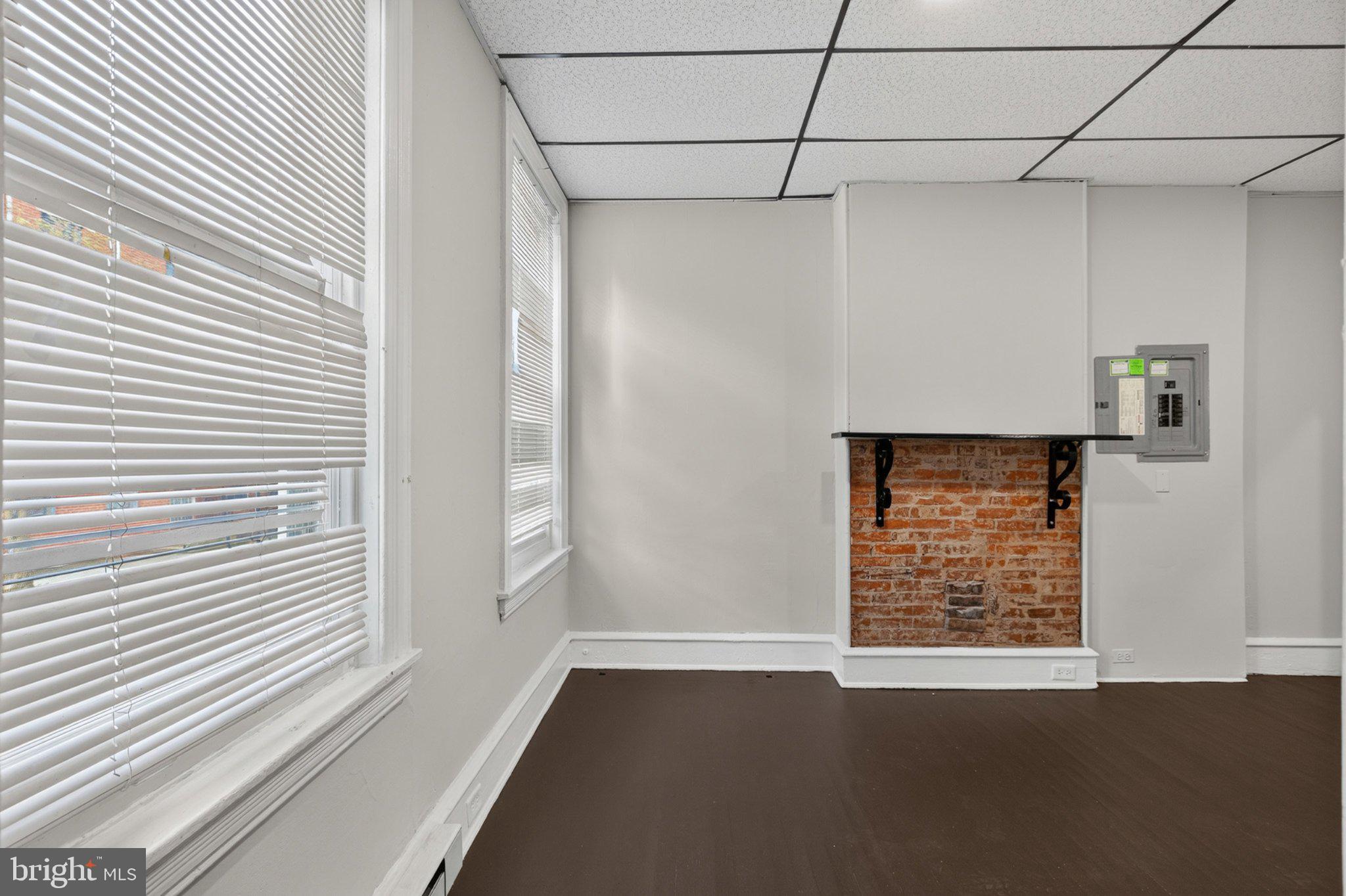 617 W 9TH STREET