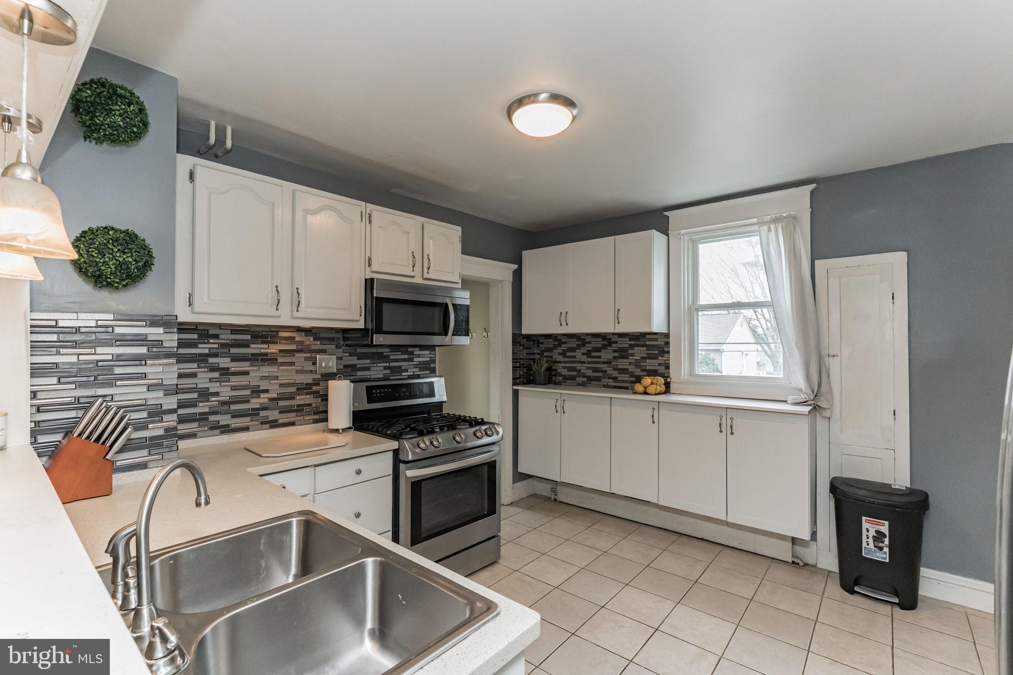 WILLOW MANOR - Residential