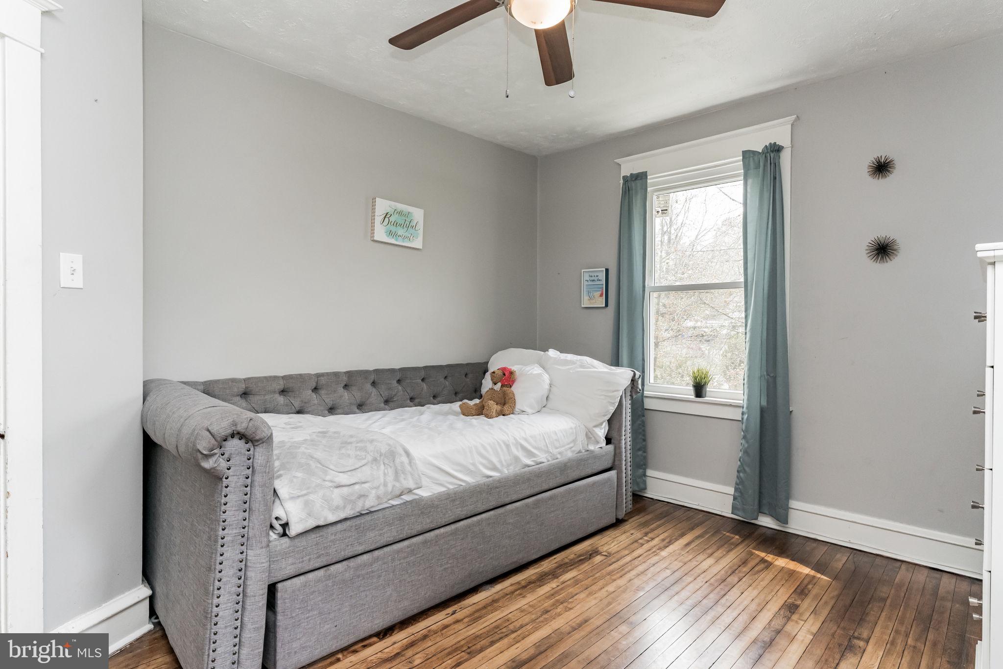 WILLOW MANOR - Residential