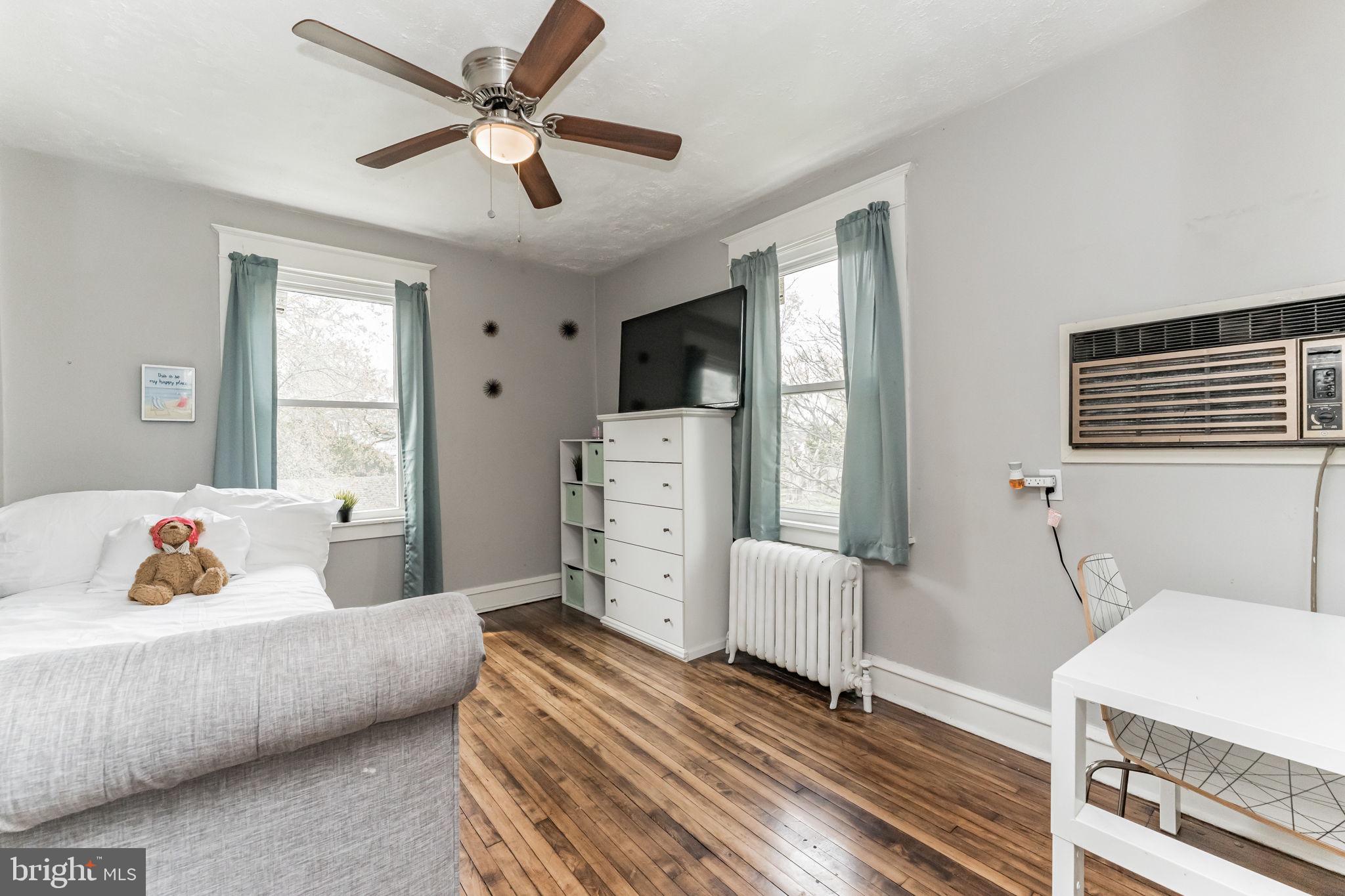 WILLOW MANOR - Residential