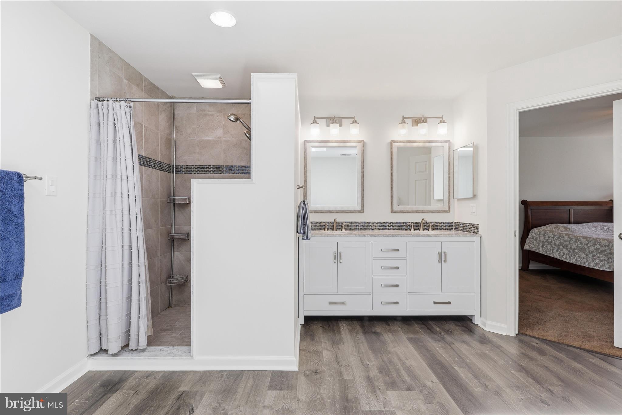 SULLY STATION - Residential