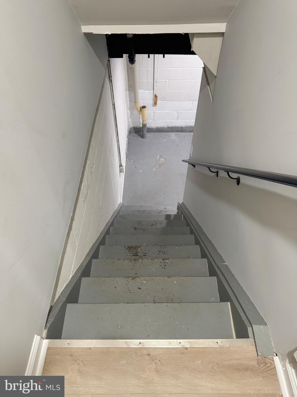 TOWN AND COUNTRY - Residential