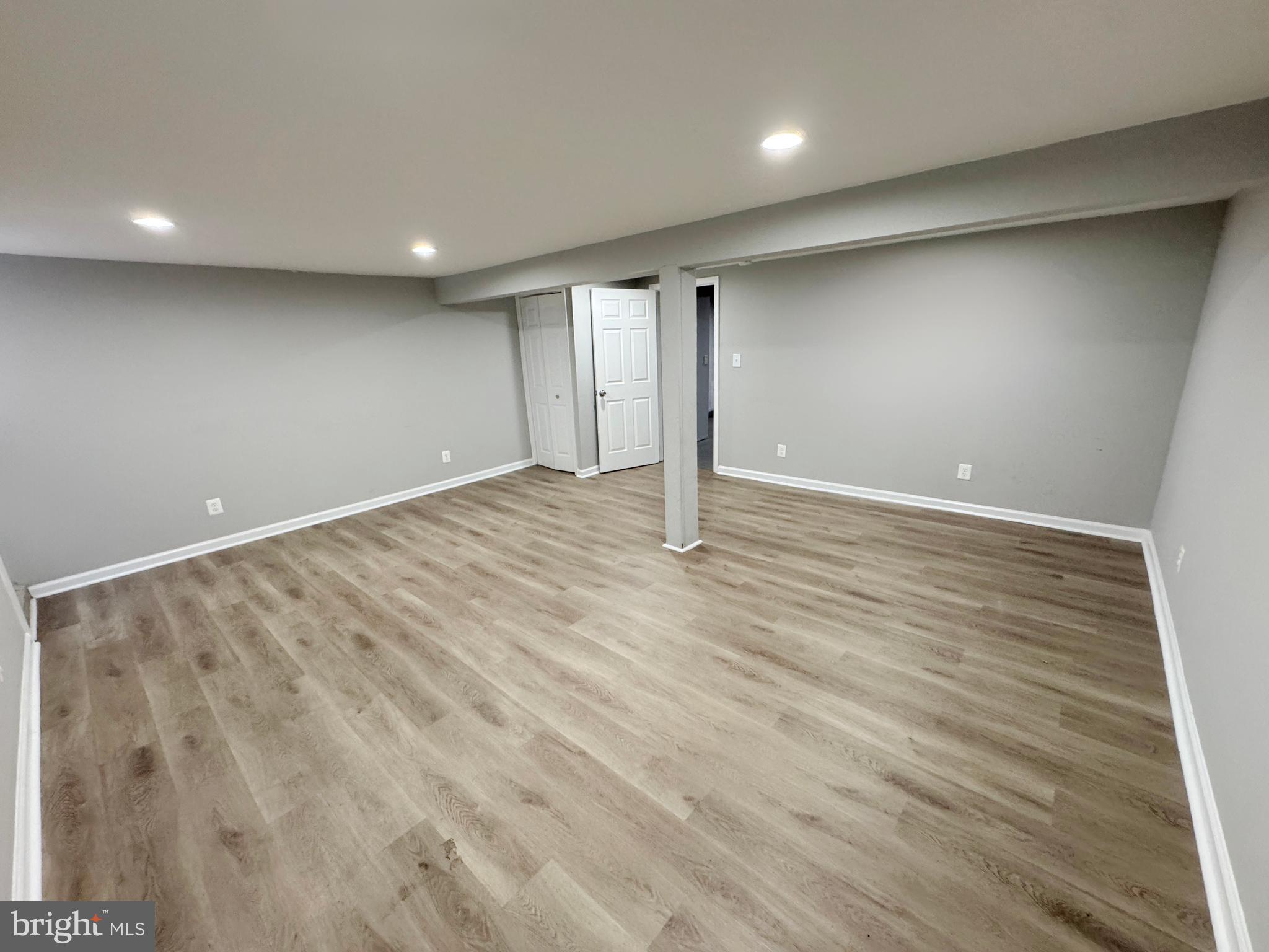 TOWN AND COUNTRY - Residential