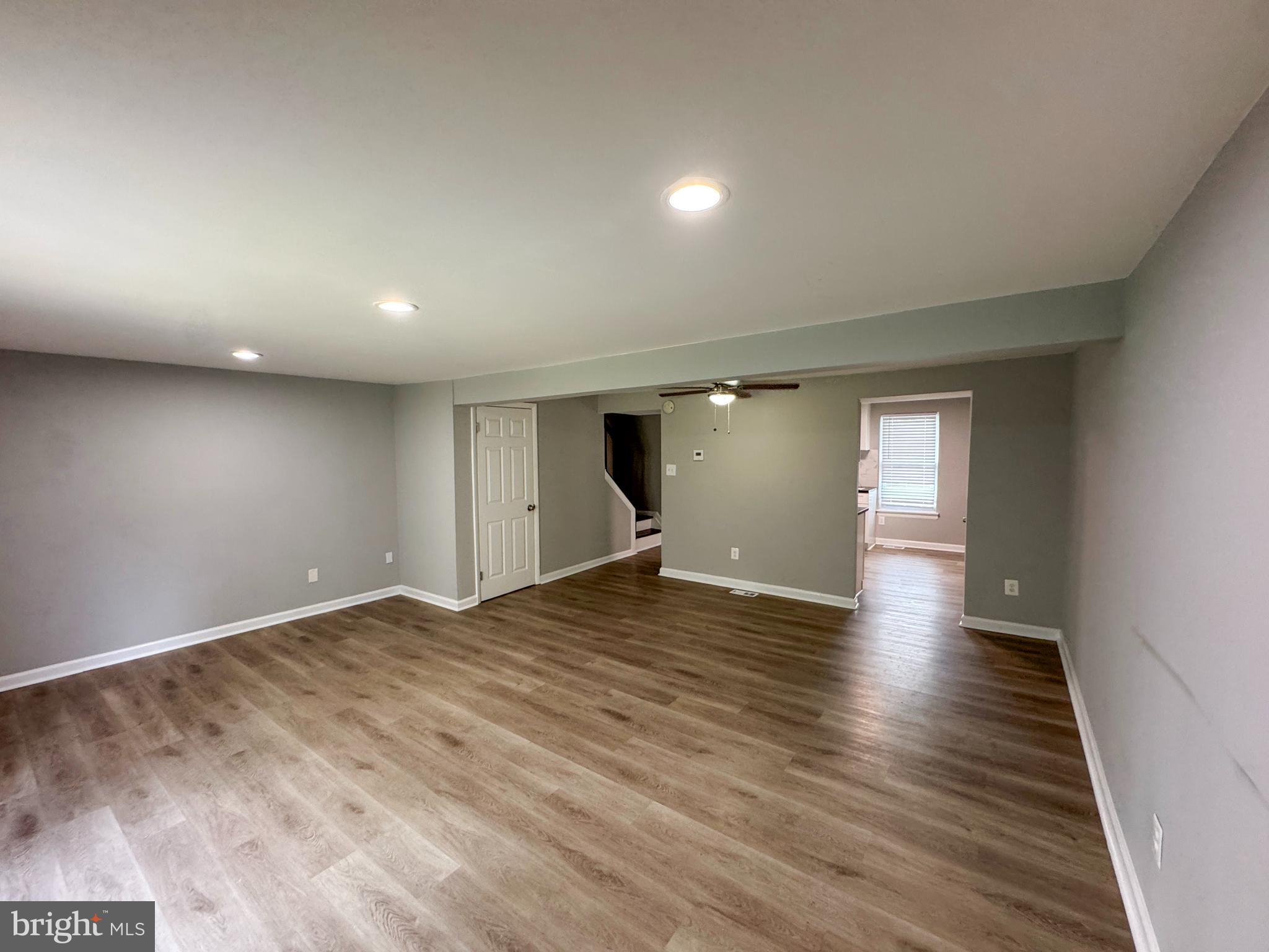 TOWN AND COUNTRY - Residential