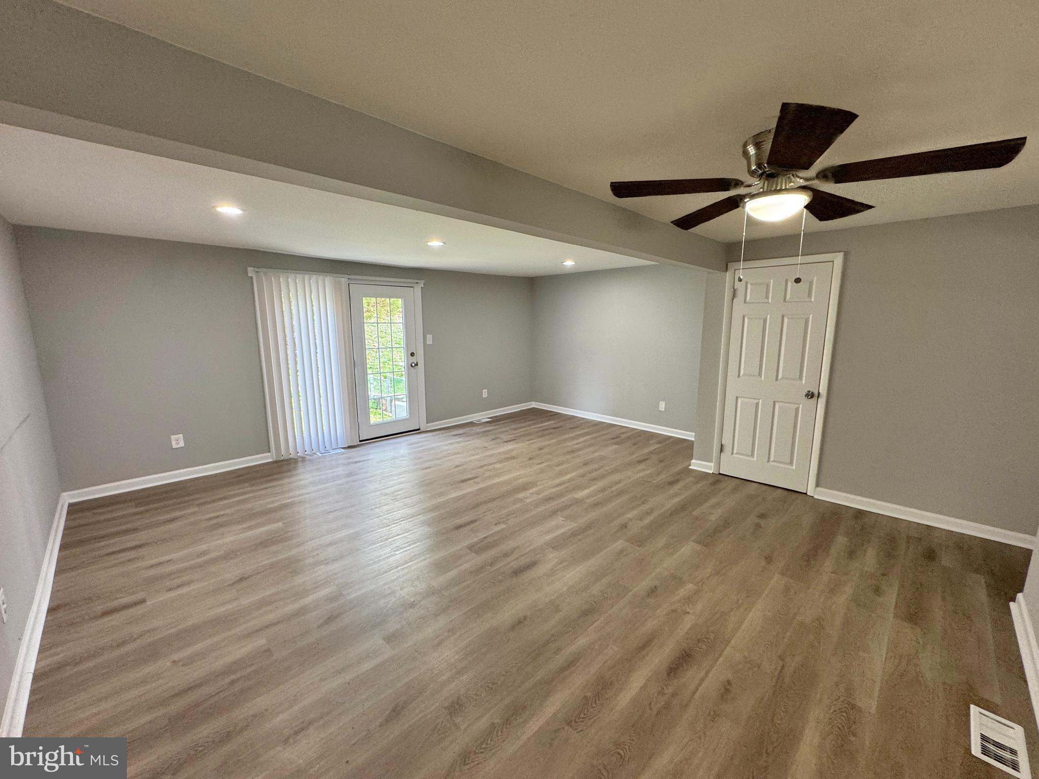 TOWN AND COUNTRY - Residential