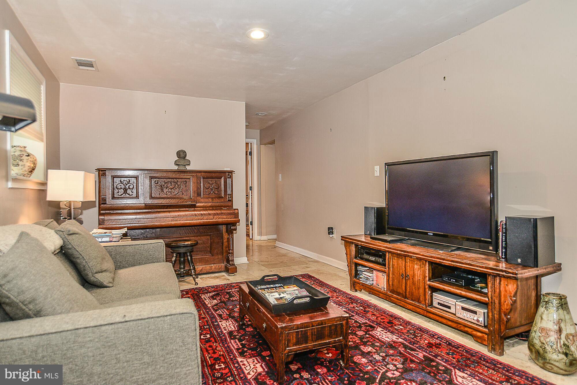 GLENBROOKE WOODS - Residential