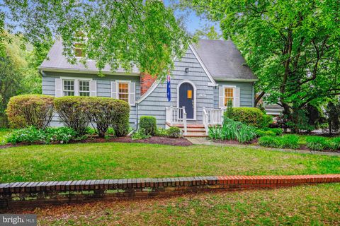 Photo of 4921 Cumberland Avenue, Chevy Chase, MD 20815 (MLS # MDMC2132096)
