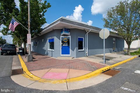 Photo of 401 N High Street N, MILLVILLE, NJ 08332 (MLS # NJCB2025812) Photo of 401 N High Street N, MILLVILLE, NJ 08332 (MLS # NJCB2025812)