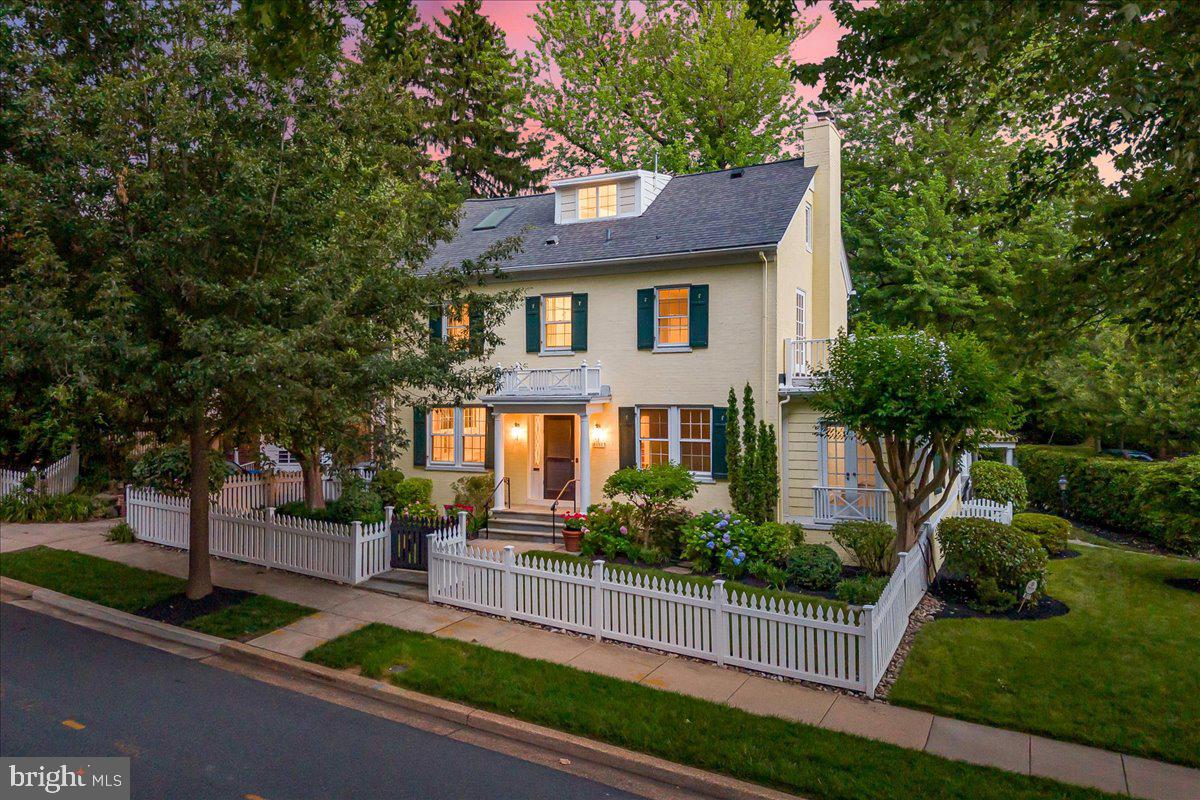 3001 MCKINLEY STREET NW