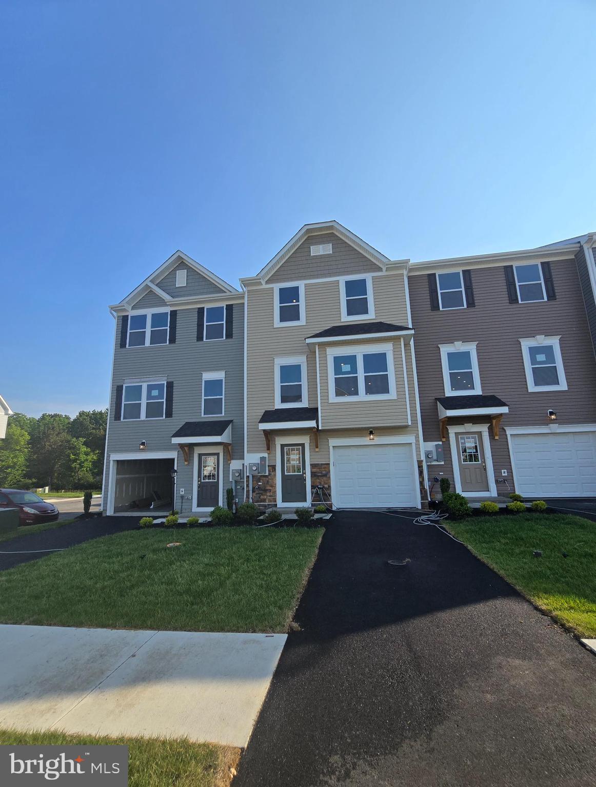 SOUTH BROOK - Residential Lease