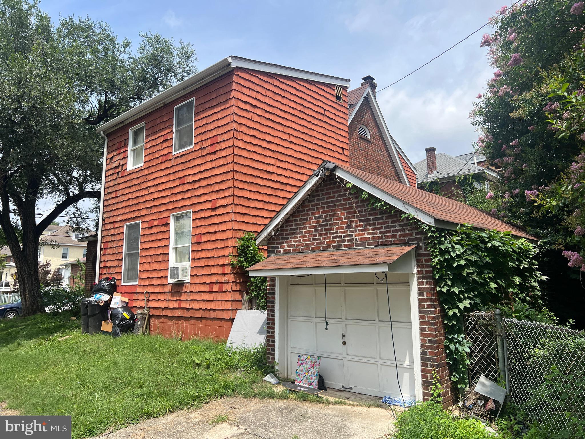 902 HILL TOP DRIVE