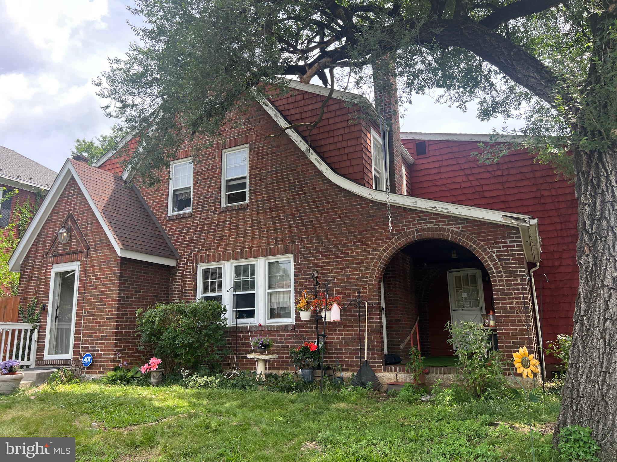 902 HILL TOP DRIVE