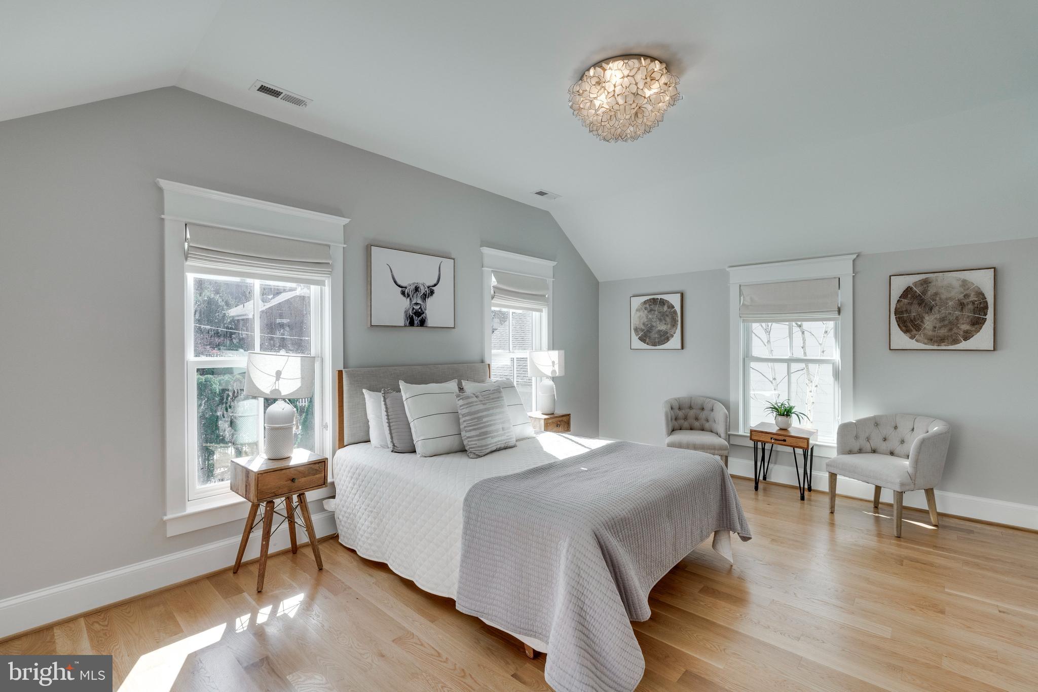 CLARENDON - Residential