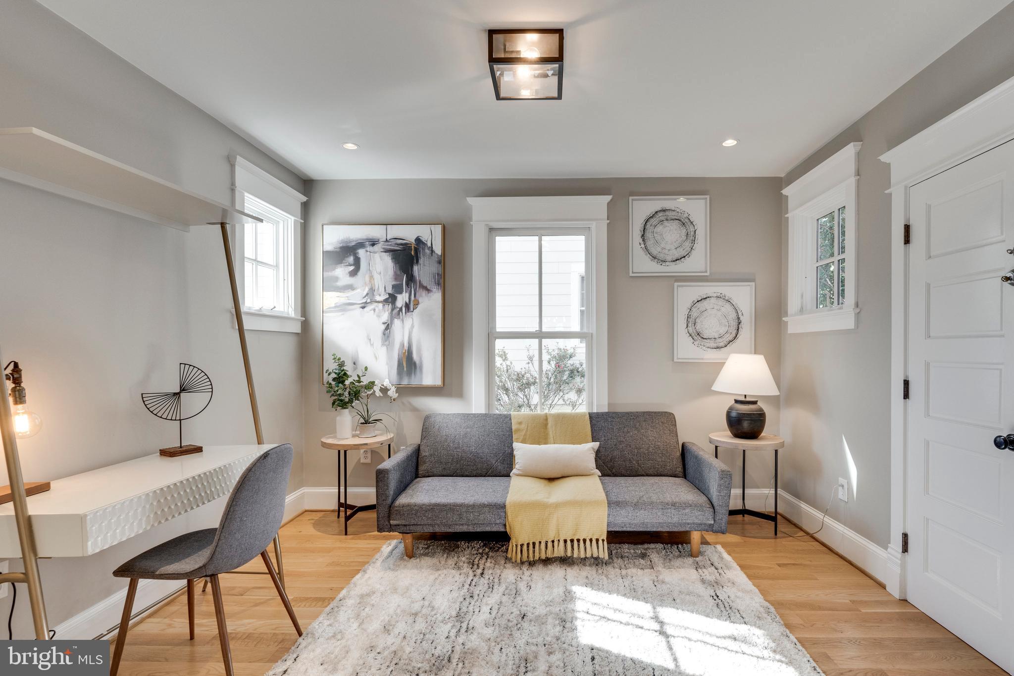 CLARENDON - Residential