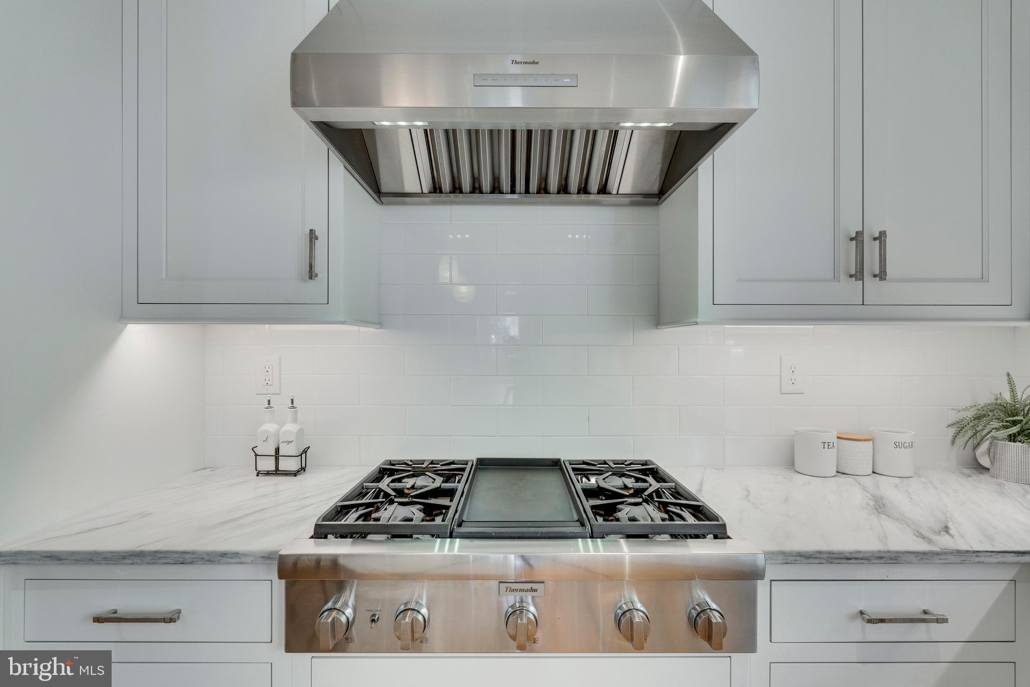 CLARENDON - Residential