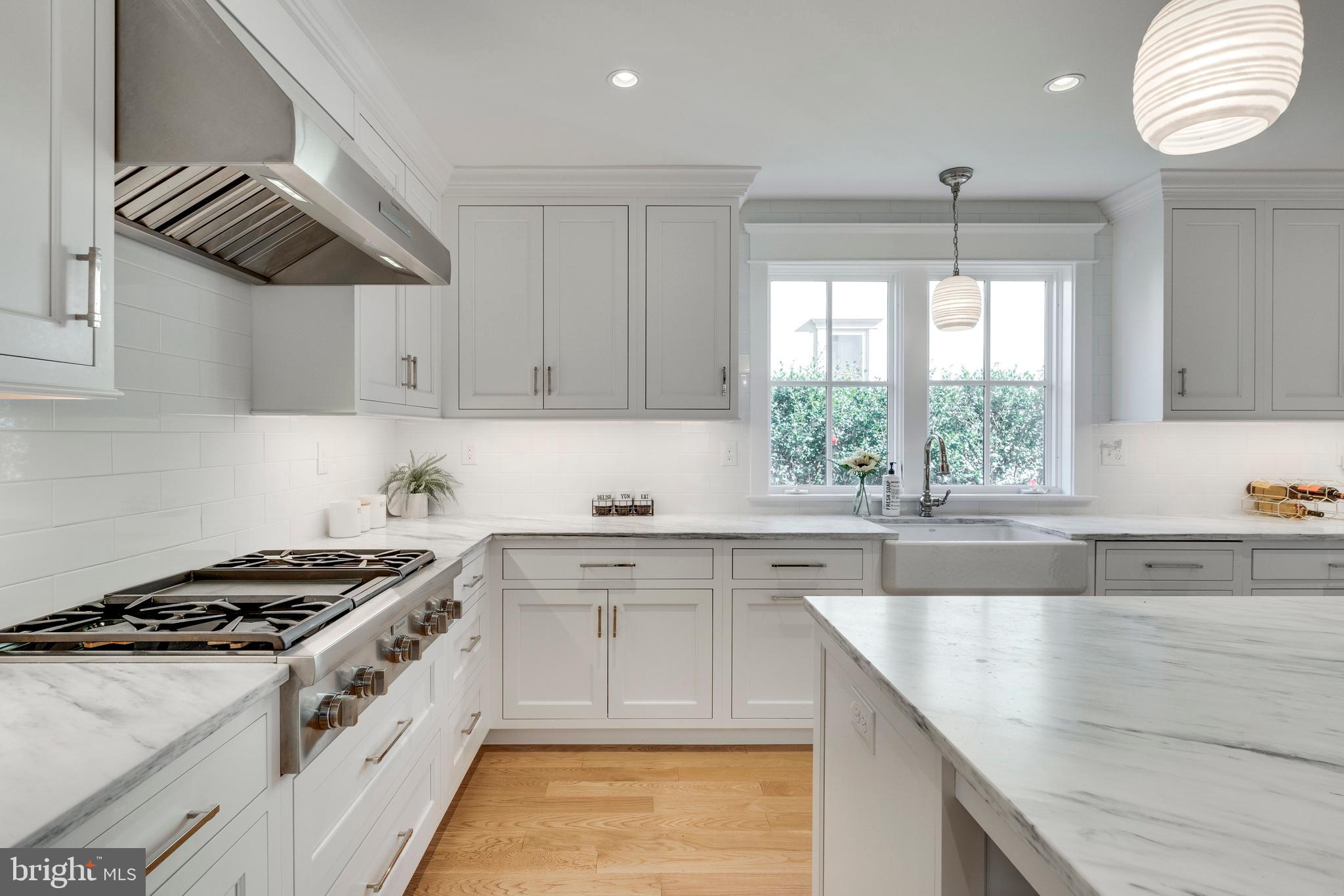 CLARENDON - Residential