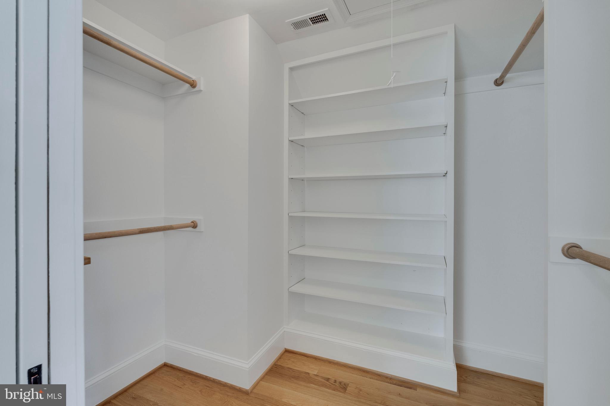 CLARENDON - Residential