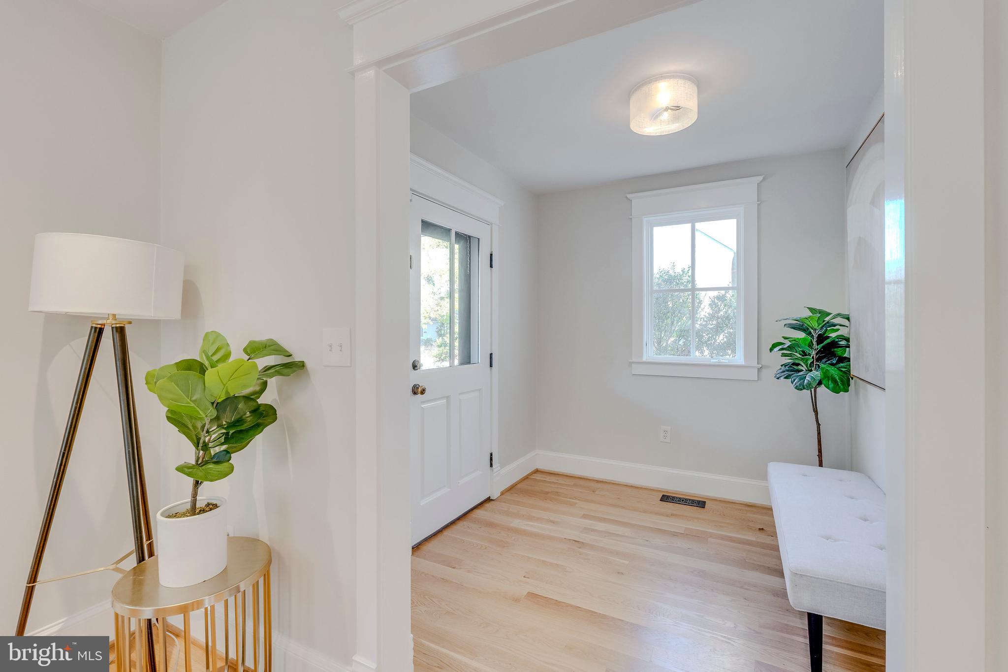 CLARENDON - Residential