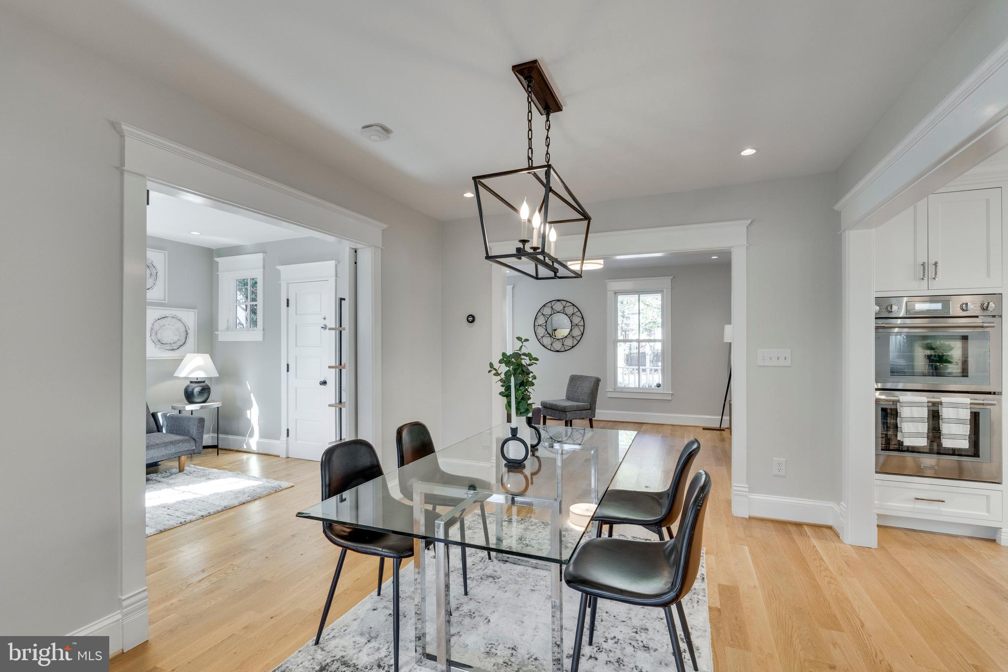 CLARENDON - Residential