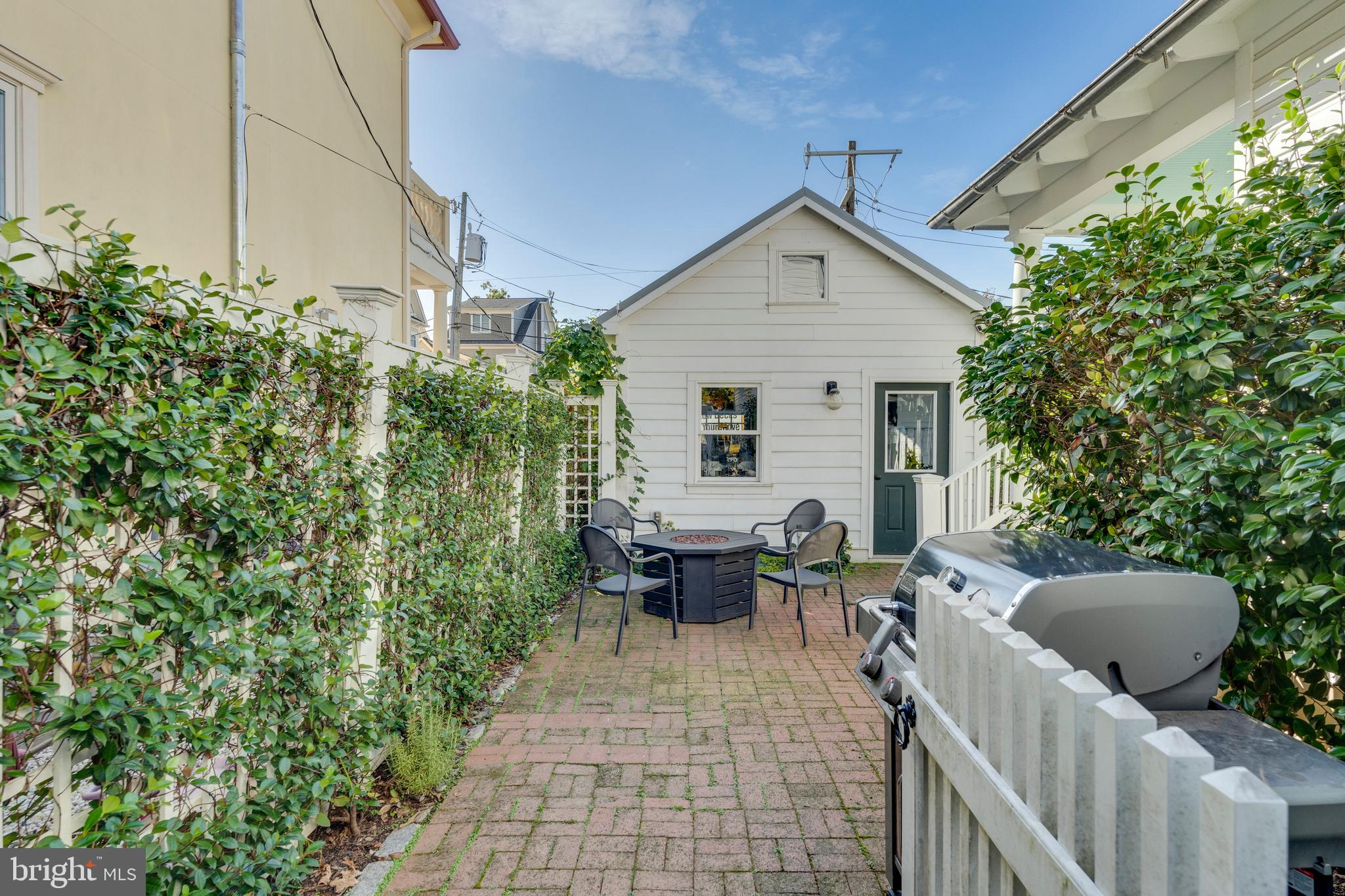 CLARENDON - Residential