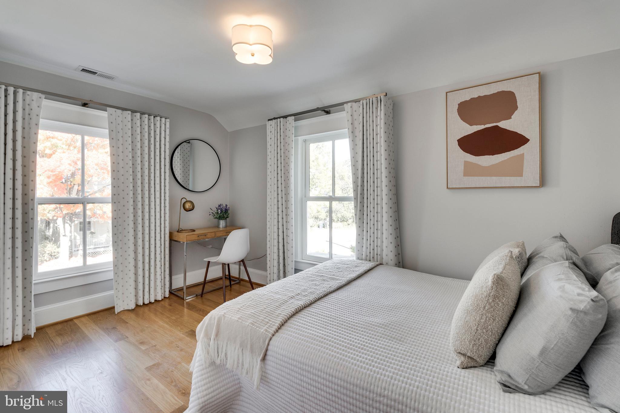 CLARENDON - Residential