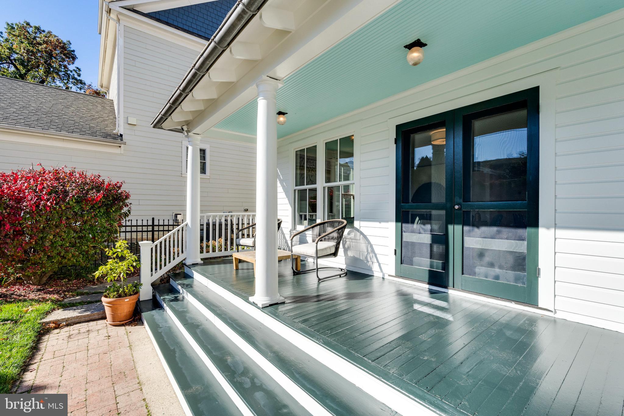 CLARENDON - Residential