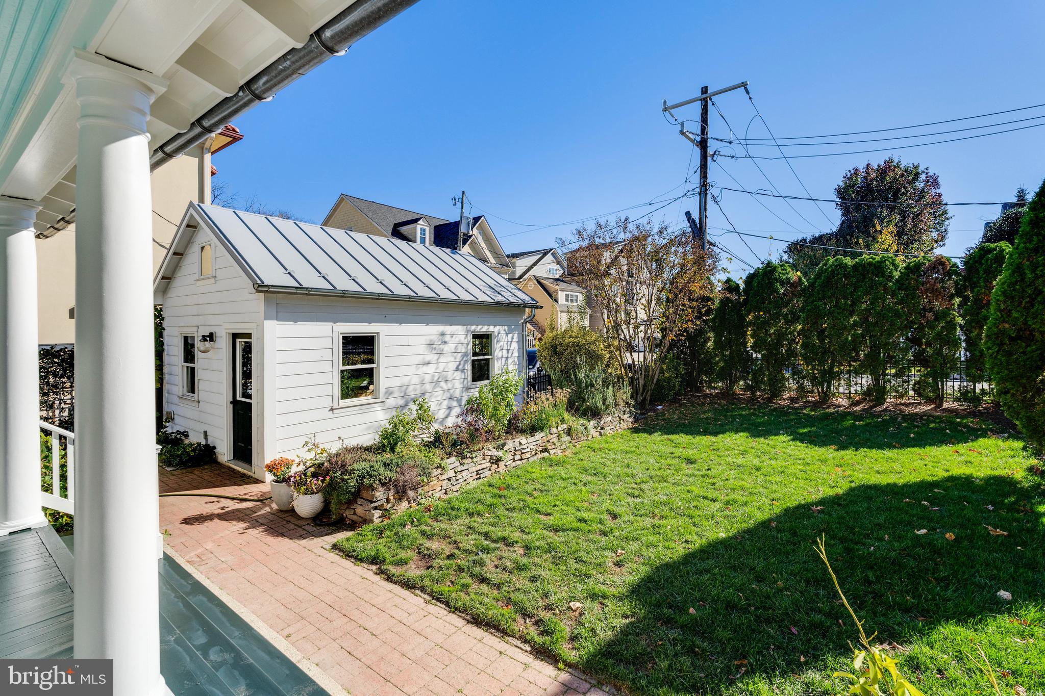 CLARENDON - Residential