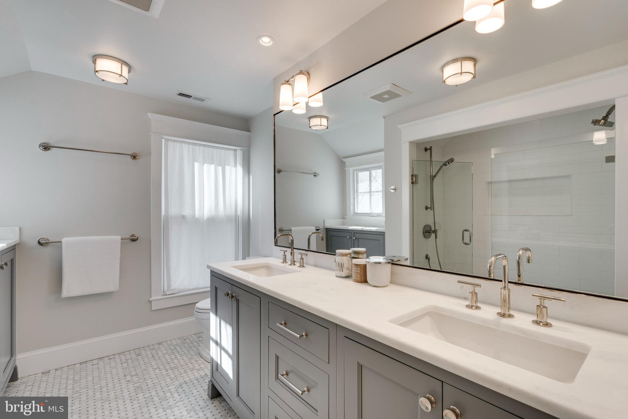 CLARENDON - Residential