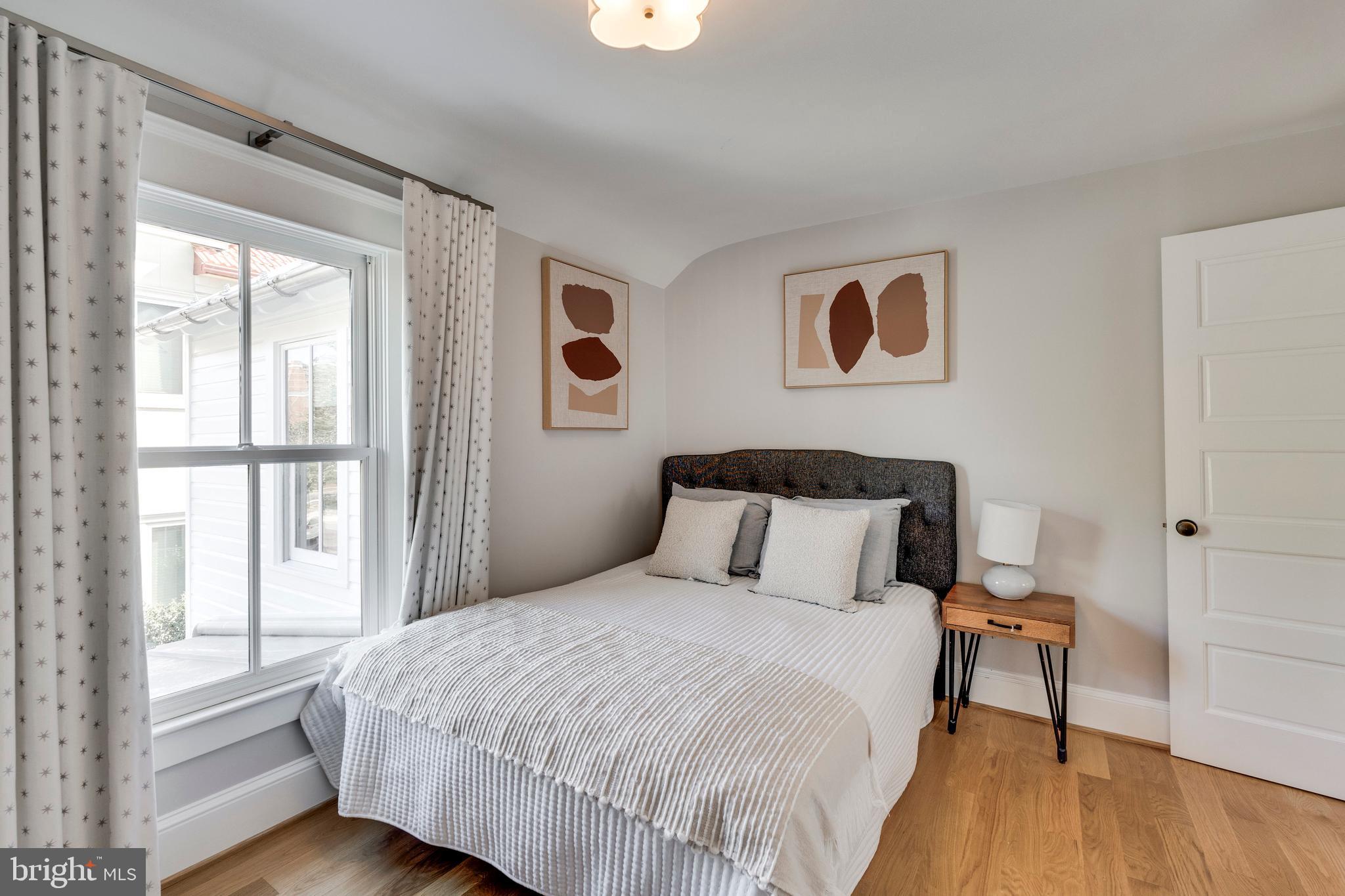 CLARENDON - Residential