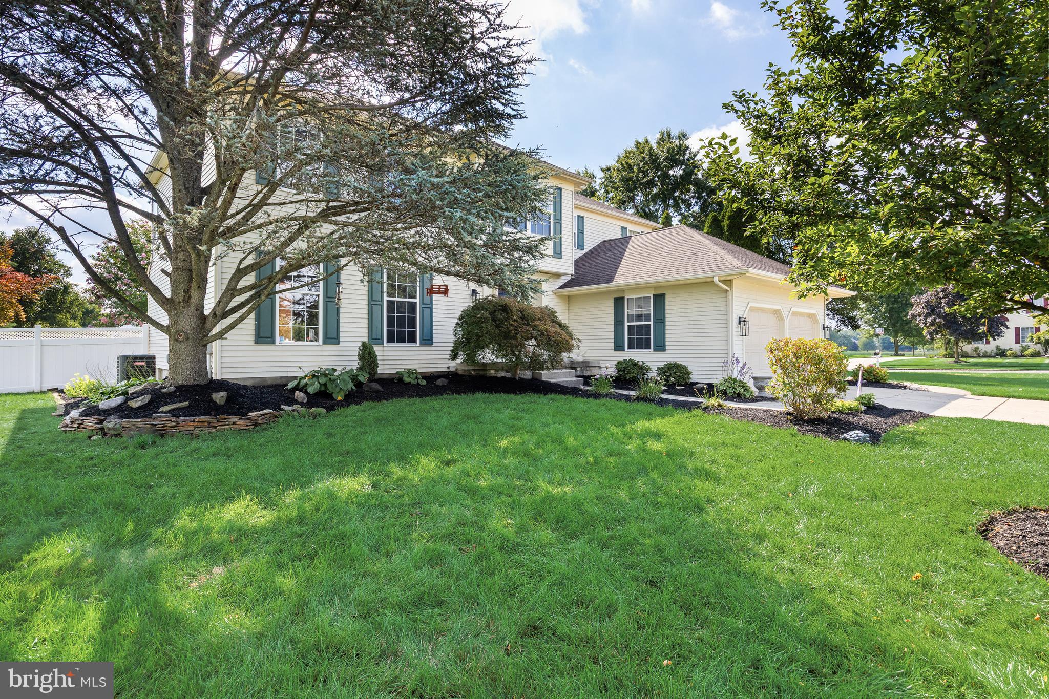 2 PRICKETT LANE
