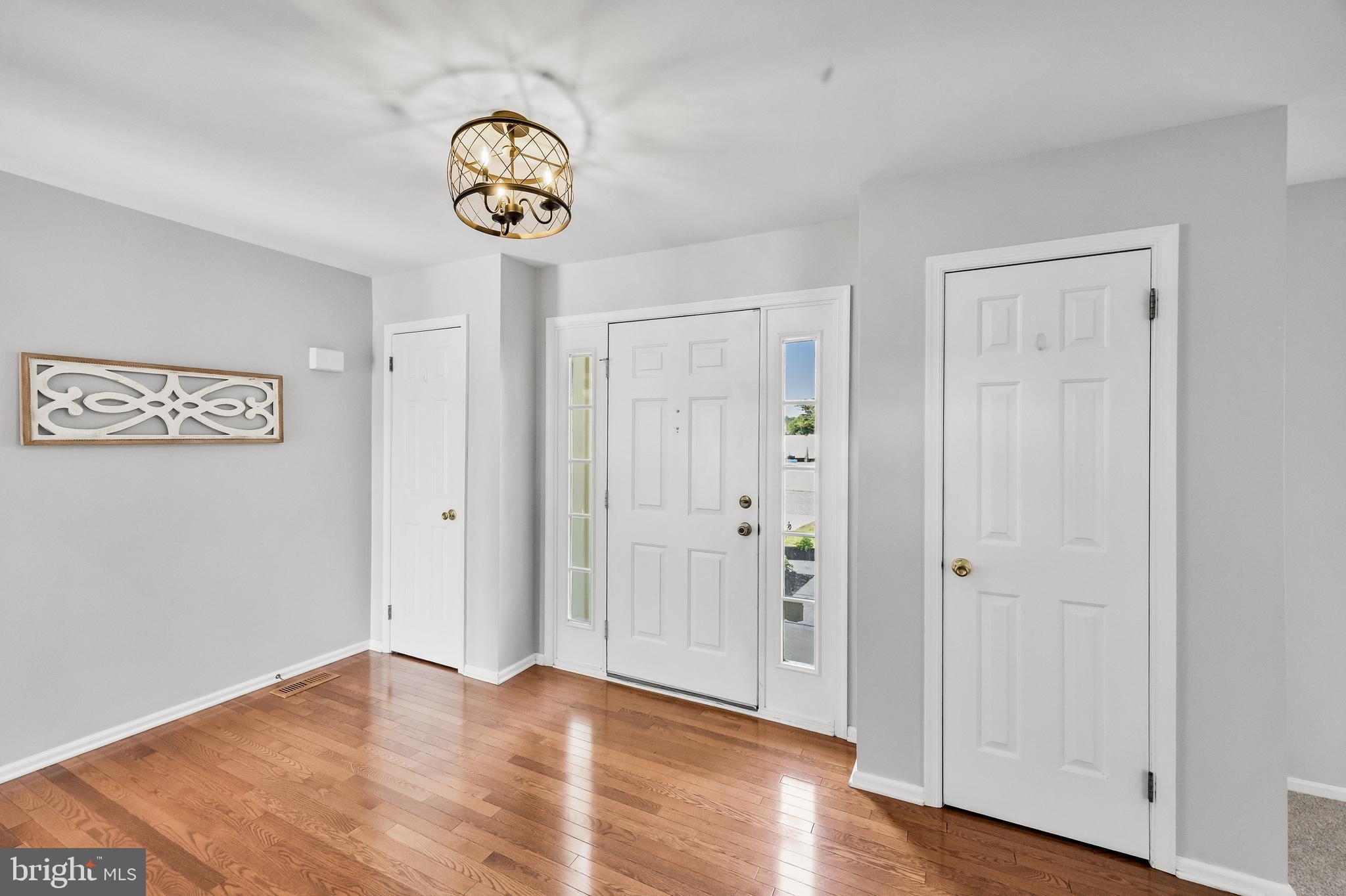 2 PRICKETT LANE